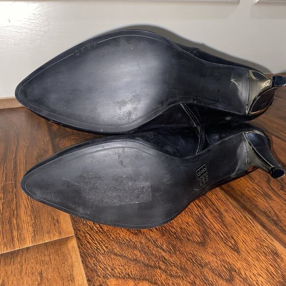 DKNY Chic Black Leather Alani Booties Sz 8 Pointed Toe Stilleto Heel Sleek - Picture 7 of 11